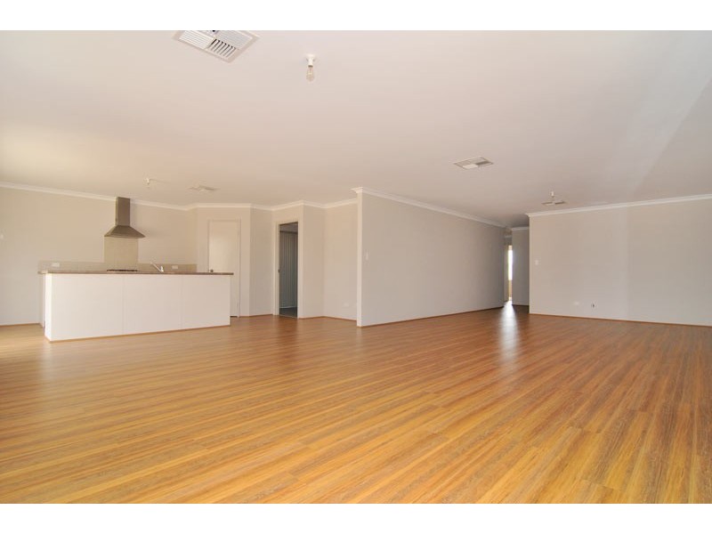 65 Carissa Turn, Halls Head WA 6210
