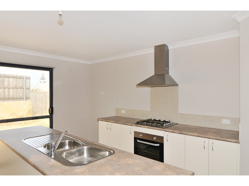 65 Carissa Turn, Halls Head WA 6210