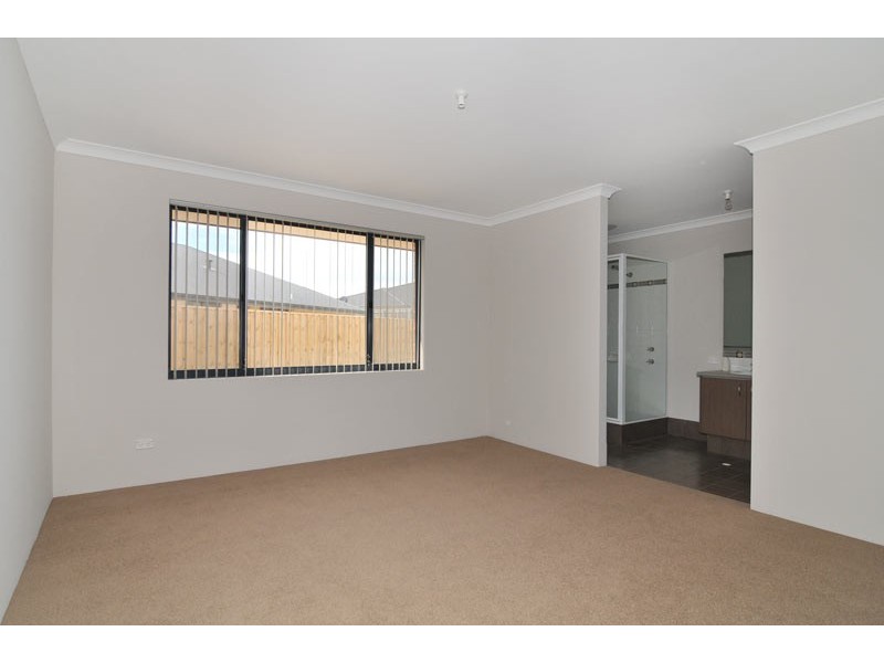 65 Carissa Turn, Halls Head WA 6210