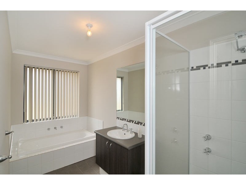 65 Carissa Turn, Halls Head WA 6210