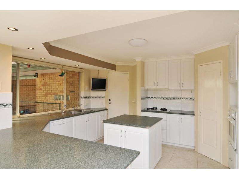 55 Oaklands Avenue, Halls Head WA 6210