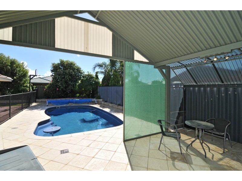 55 Oaklands Avenue, Halls Head WA 6210