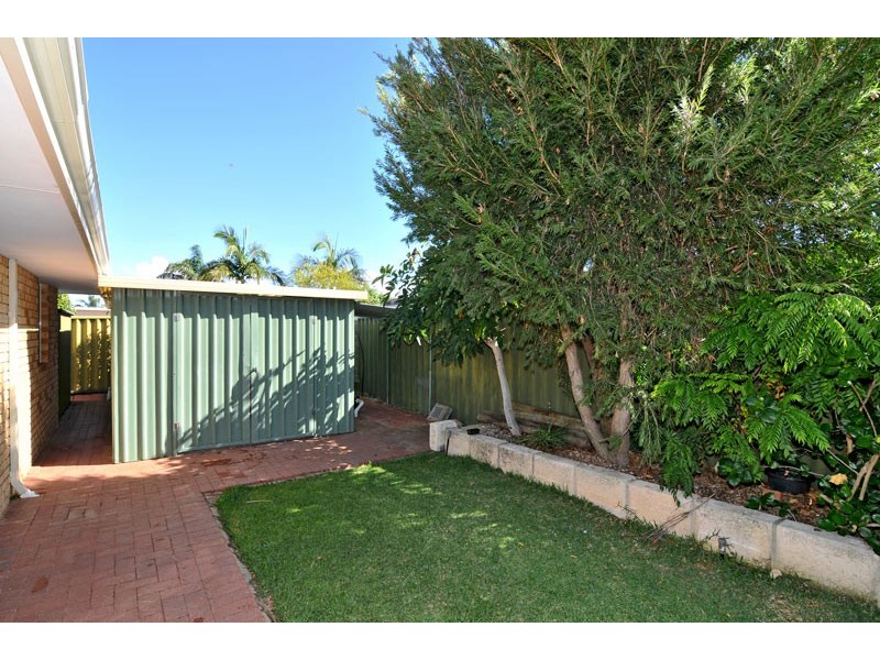 55 Oaklands Avenue, Halls Head WA 6210