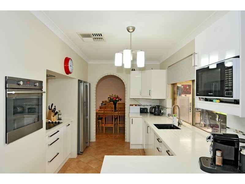 3 Napier Close, Halls Head WA 6210