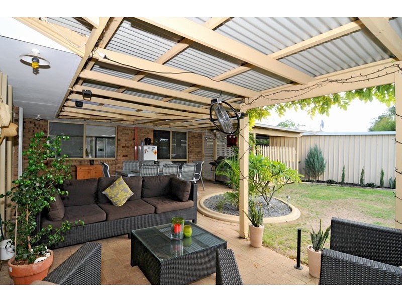 3 Napier Close, Halls Head WA 6210