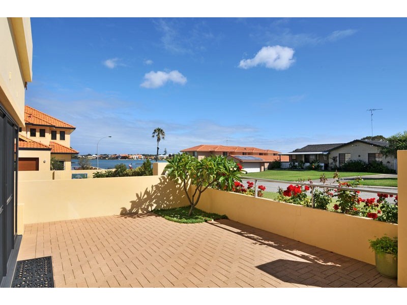 6/10 Winjan Place, Dudley Park WA 6210