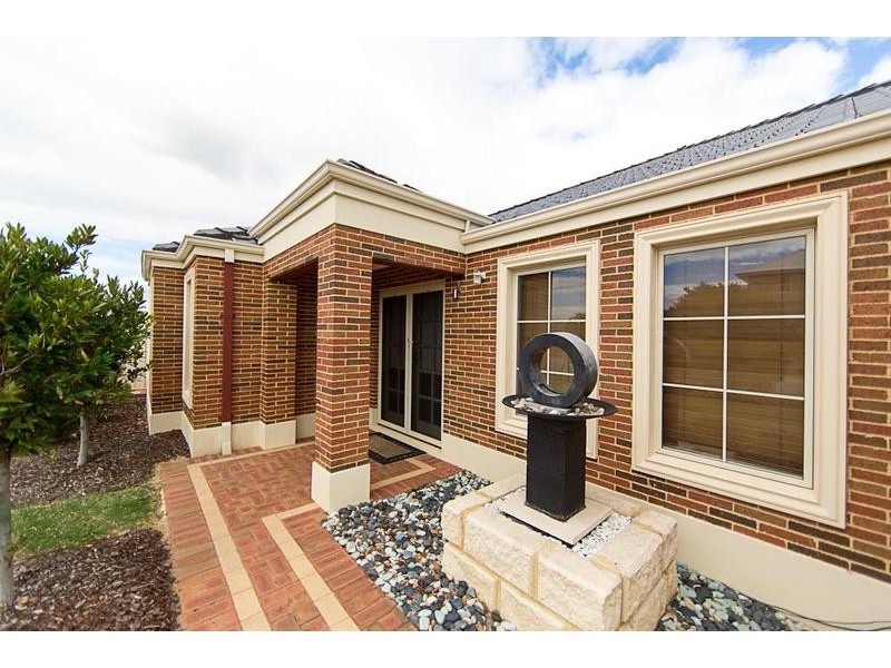 33 Lord Hobart Drive, Madora Bay WA 6210