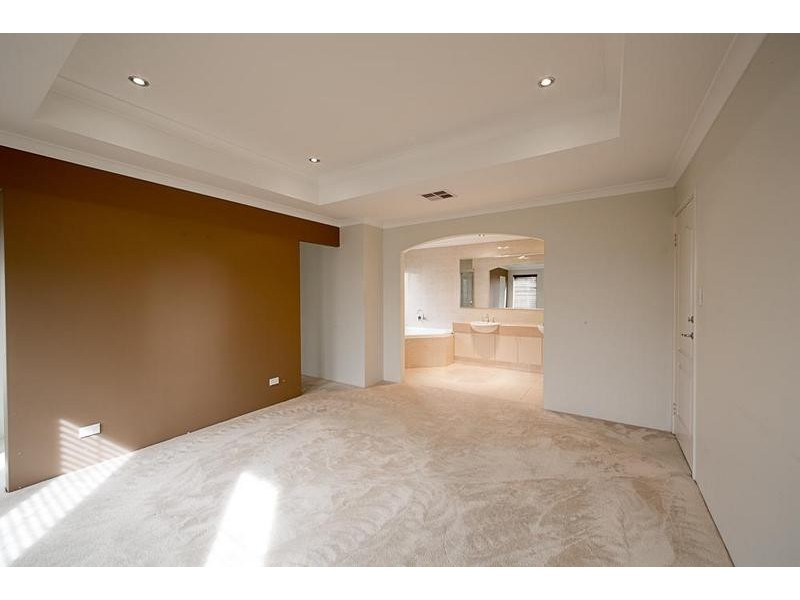 33 Lord Hobart Drive, Madora Bay WA 6210