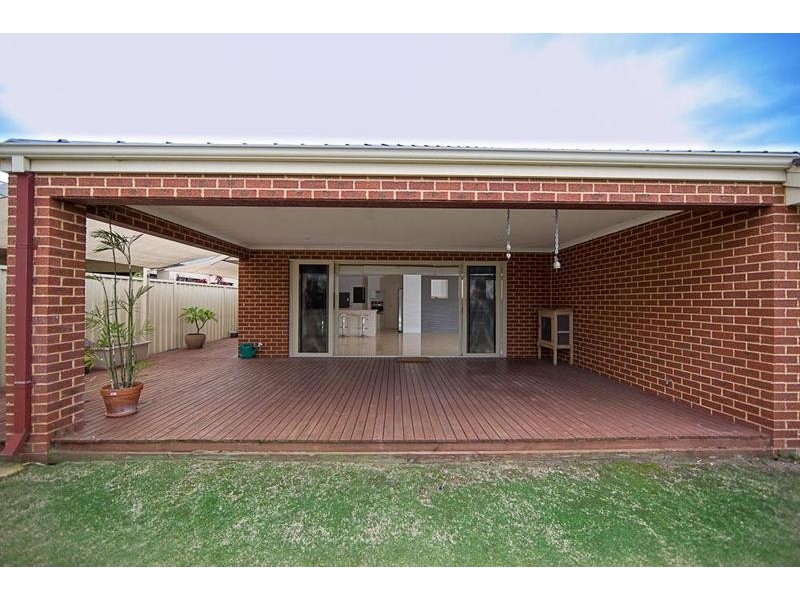 33 Lord Hobart Drive, Madora Bay WA 6210