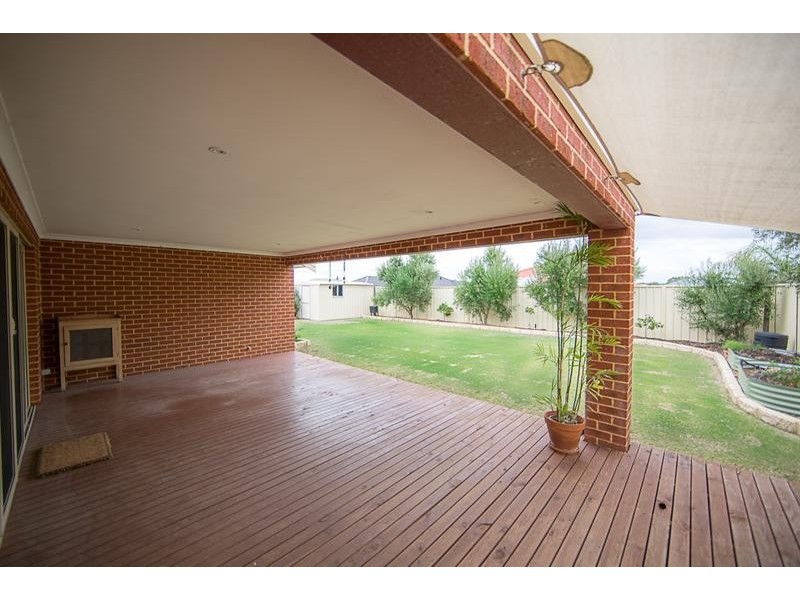 33 Lord Hobart Drive, Madora Bay WA 6210