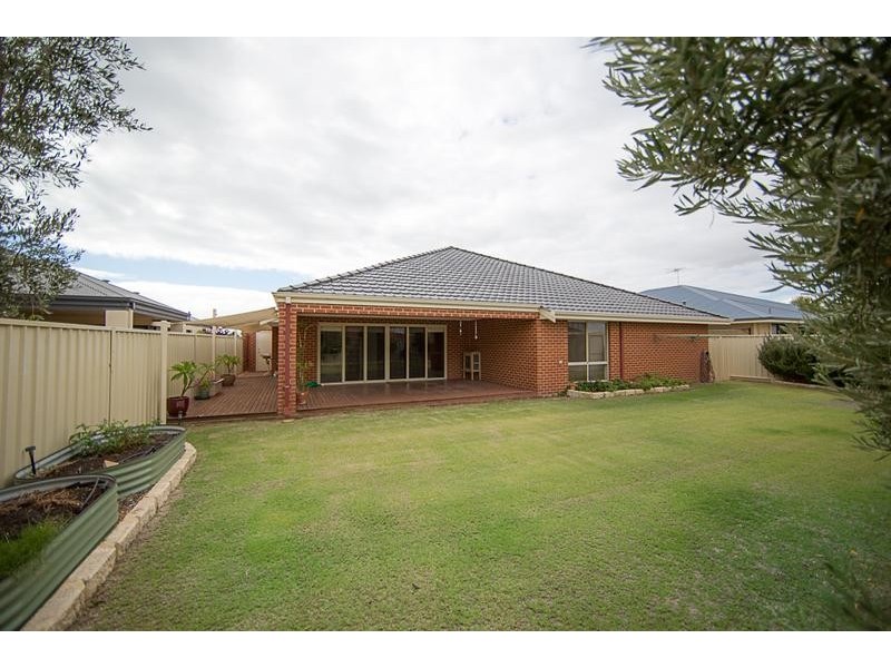 33 Lord Hobart Drive, Madora Bay WA 6210