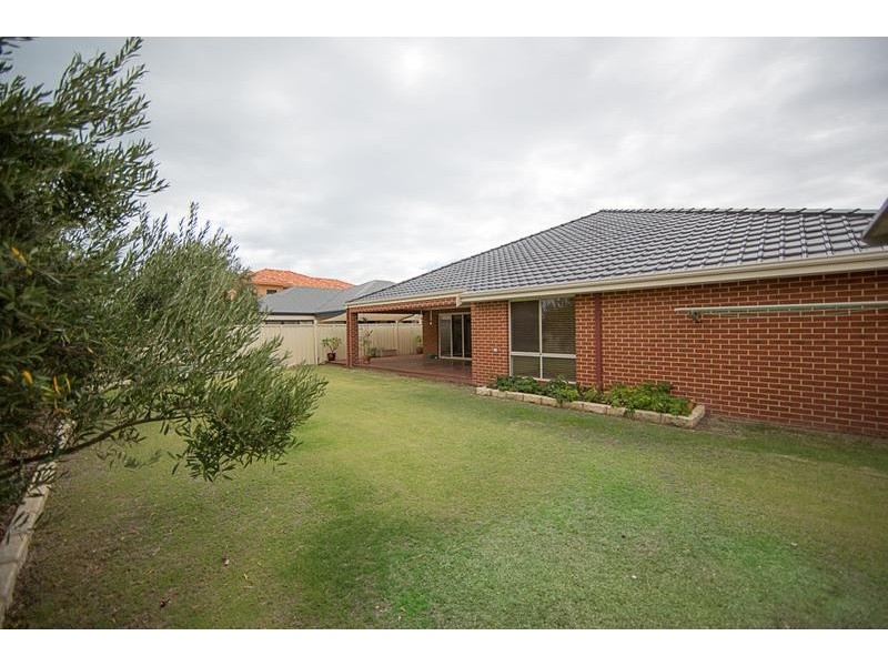 33 Lord Hobart Drive, Madora Bay WA 6210