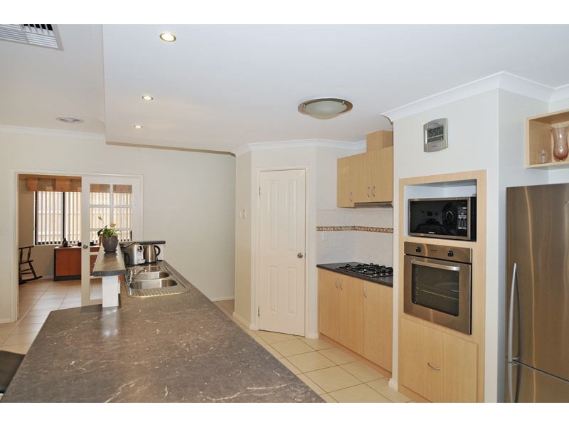 16 Carissa Turn, Halls Head WA 6210