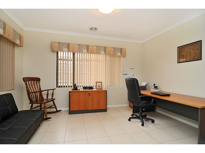 16 Carissa Turn, Halls Head WA 6210