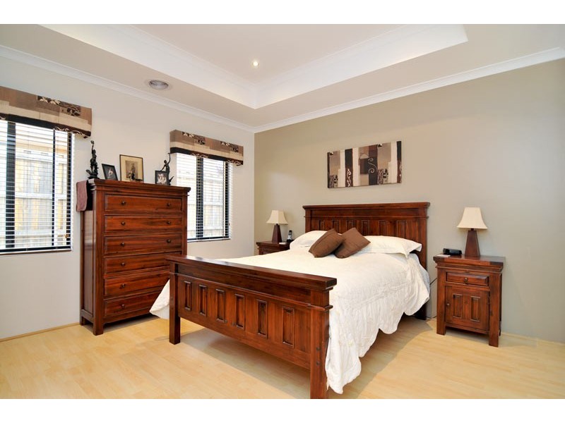 16 Carissa Turn, Halls Head WA 6210