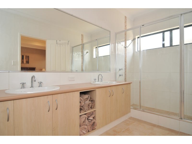 16 Carissa Turn, Halls Head WA 6210