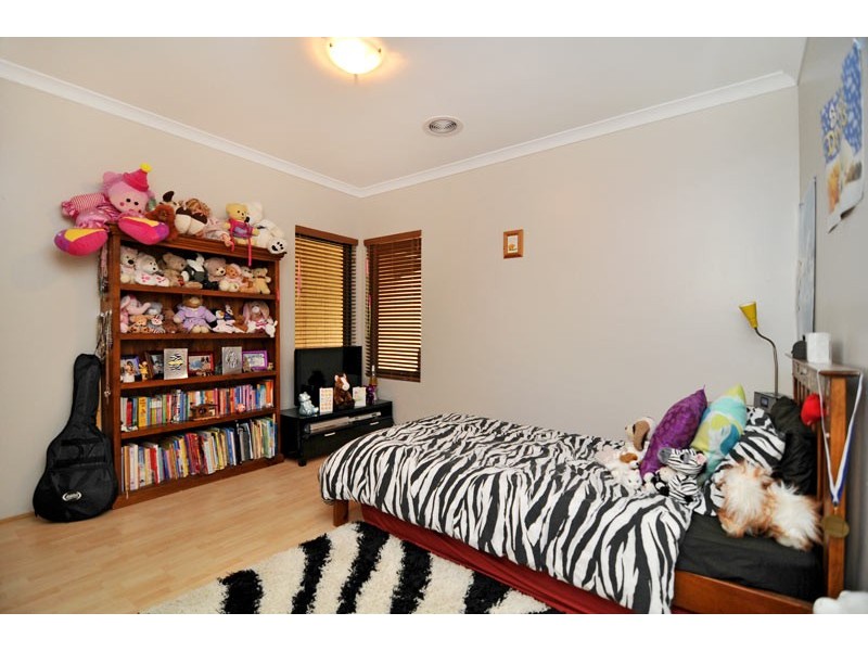 16 Carissa Turn, Halls Head WA 6210