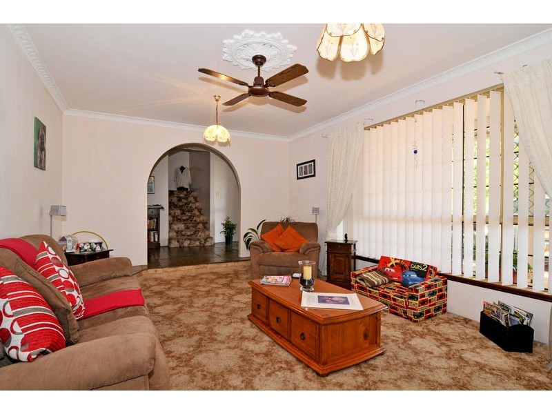 7 Kestrel Close, Halls Head WA 6210