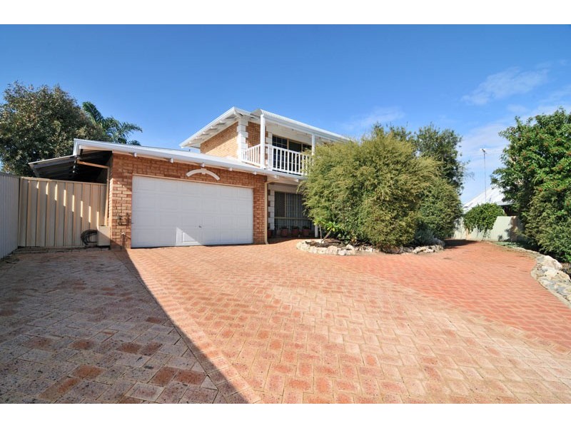 7 Kestrel Close, Halls Head WA 6210