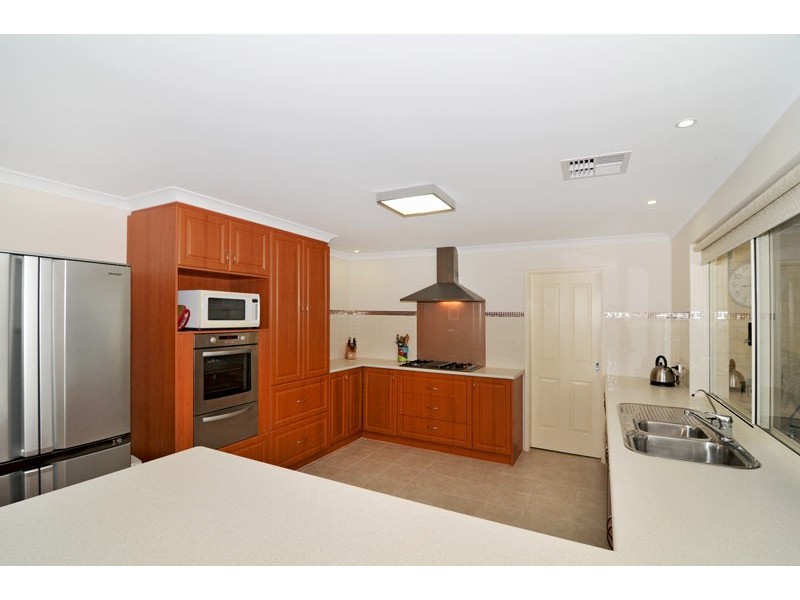 1 Blue Wren Gardens, Coodanup WA 6210