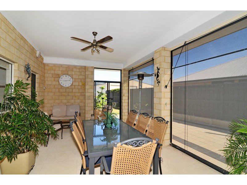 1 Blue Wren Gardens, Coodanup WA 6210