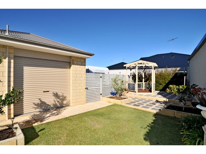 1 Blue Wren Gardens, Coodanup WA 6210