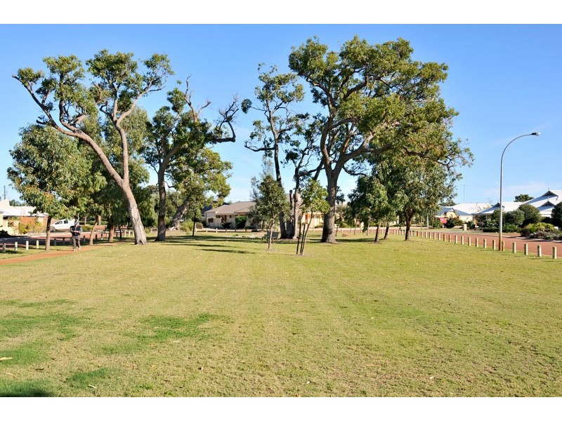 1 Blue Wren Gardens, Coodanup WA 6210