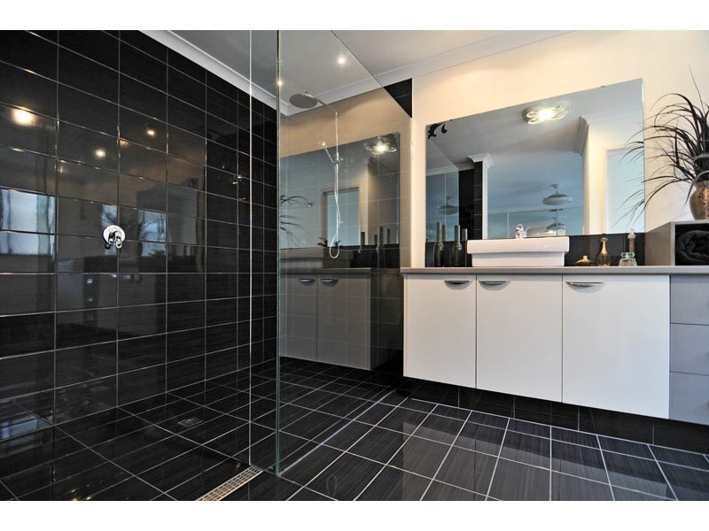 8 Pictum Way, Halls Head WA 6210