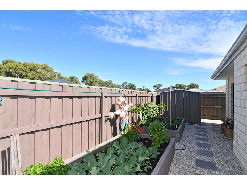 8 Pictum Way, Halls Head WA 6210