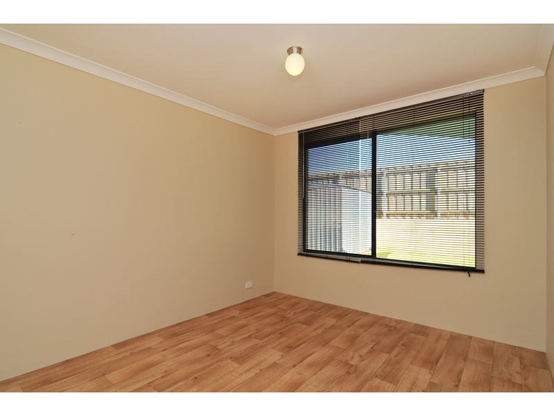 15 Lomatia Ramble, Halls Head WA 6210