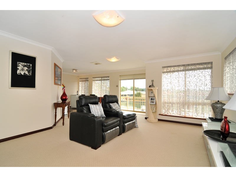 5 Donnelly Gardens, Dudley Park WA 6210