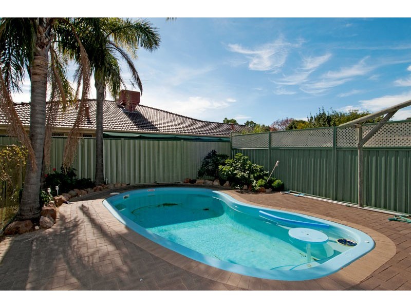 2/7 Glauert Road, Coodanup WA 6210