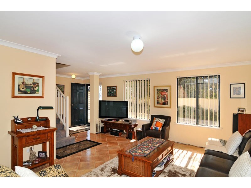 2/2 Churchill Avenue, Dudley Park WA 6210