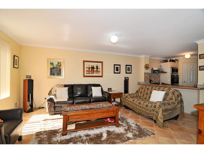 2/2 Churchill Avenue, Dudley Park WA 6210