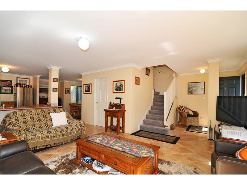 2/2 Churchill Avenue, Dudley Park WA 6210