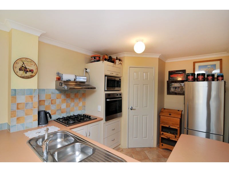 2/2 Churchill Avenue, Dudley Park WA 6210