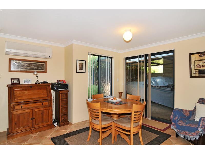 2/2 Churchill Avenue, Dudley Park WA 6210