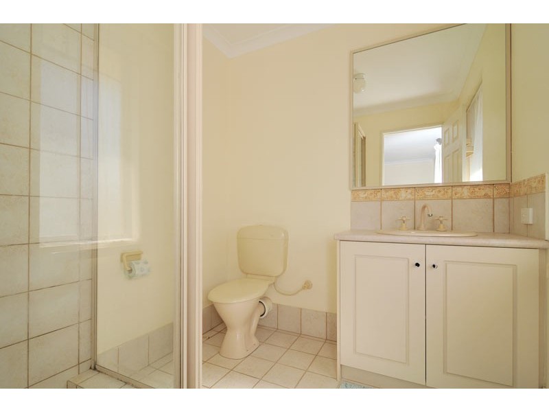 2/2 Churchill Avenue, Dudley Park WA 6210