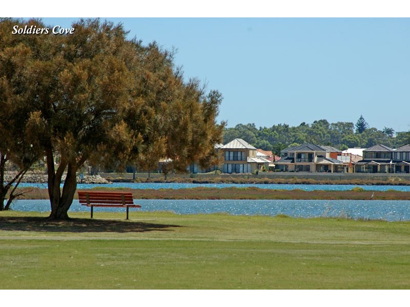 2/2 Churchill Avenue, Dudley Park WA 6210