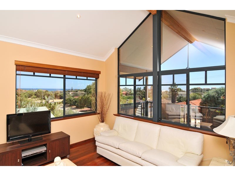 140 Mclarty Road, Halls Head WA 6210