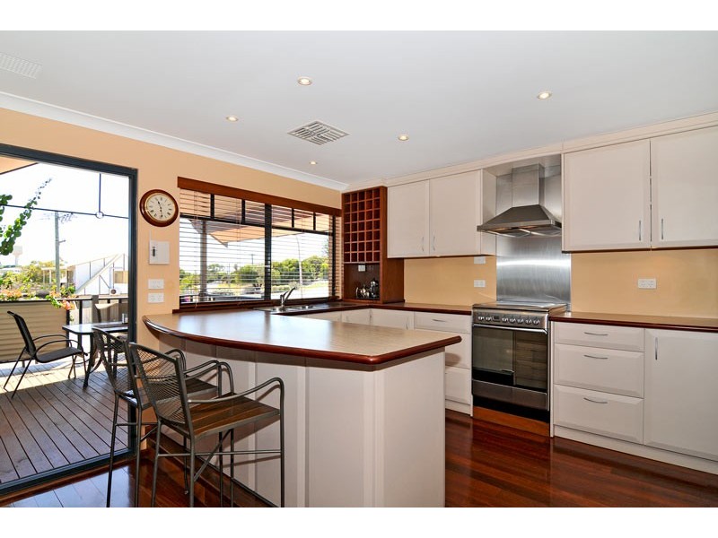 140 Mclarty Road, Halls Head WA 6210