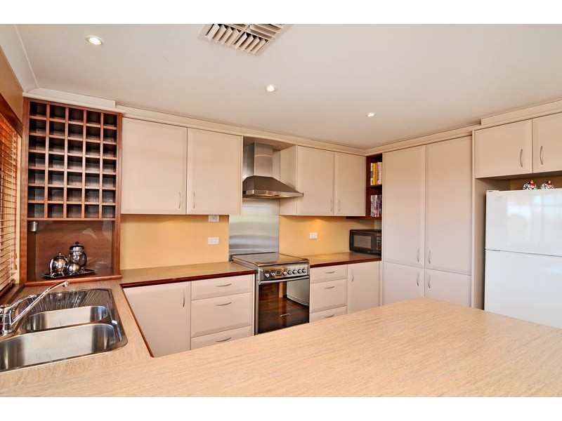 140 Mclarty Road, Halls Head WA 6210