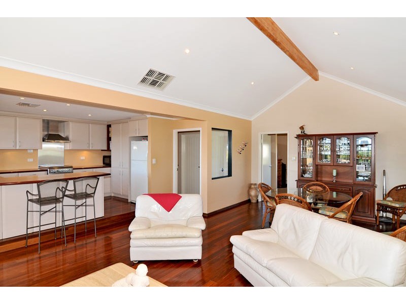 140 Mclarty Road, Halls Head WA 6210