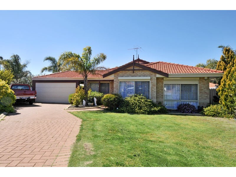 8 Lilac Green, Halls Head WA 6210