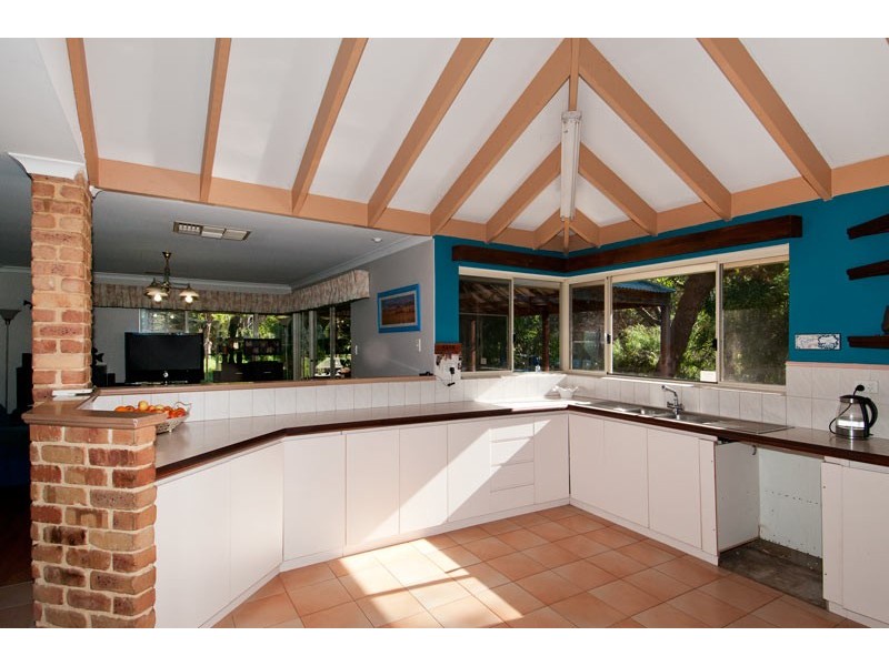 4 Maroona Place, Greenfields WA 6210