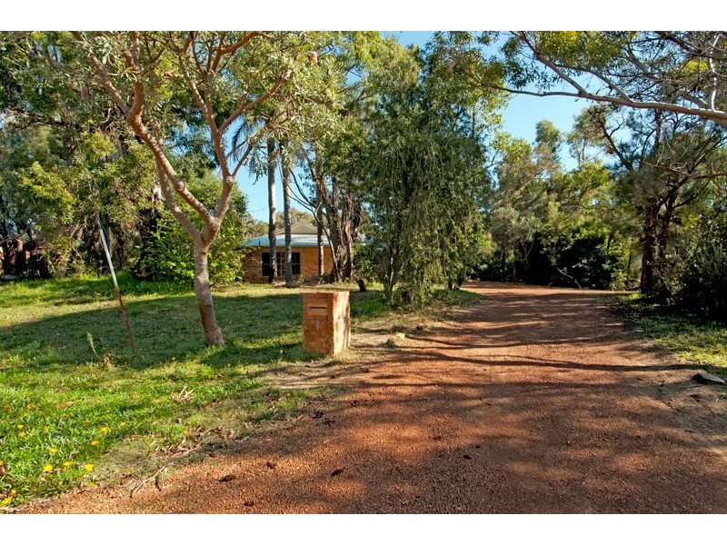 4 Maroona Place, Greenfields WA 6210