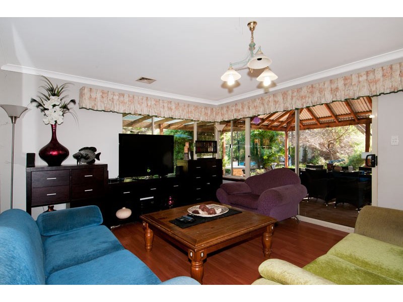 4 Maroona Place, Greenfields WA 6210