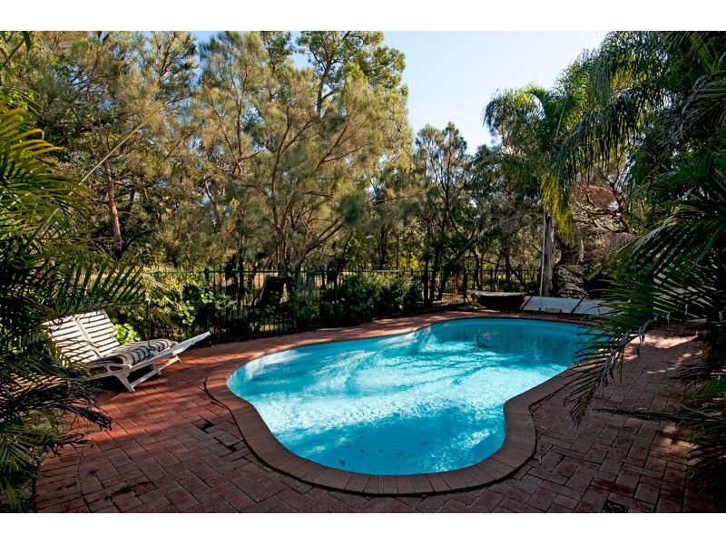 4 Maroona Place, Greenfields WA 6210