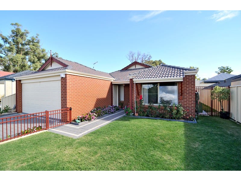 23 Warburton Trail, Lakelands WA 6180