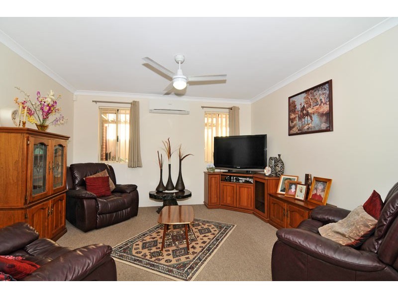 23 Warburton Trail, Lakelands WA 6180